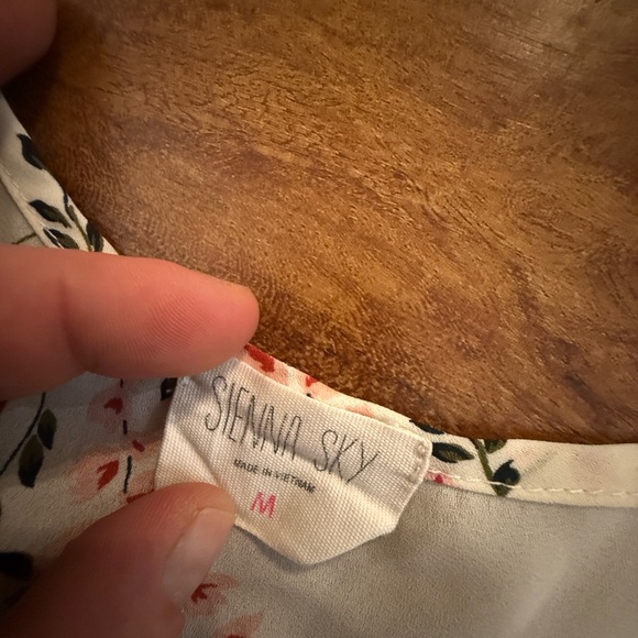 Sienna Sky Floral Print Top - White and Pink - Picture 4 of 4